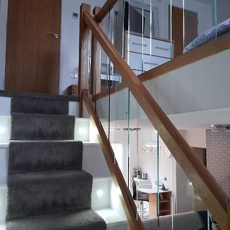 Outstanding Modern 1-Bed House In Chippenham Chippenham (Wiltshire) Exteriér fotografie