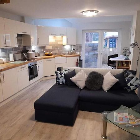 Outstanding Modern 1-Bed House In Chippenham Chippenham (Wiltshire) Exteriér fotografie