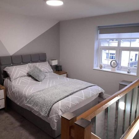 Outstanding Modern 1-Bed House In Chippenham Chippenham (Wiltshire) Exteriér fotografie
