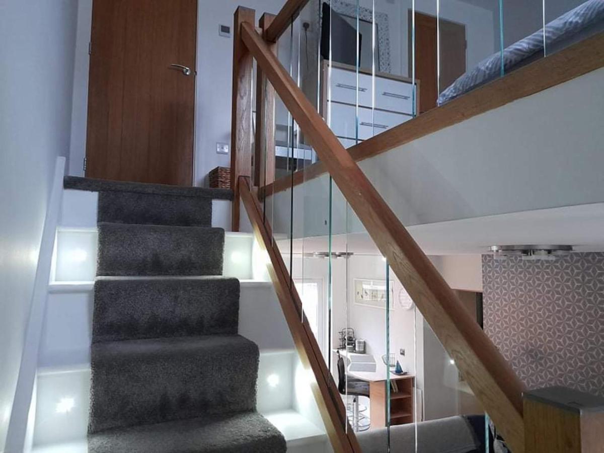Outstanding Modern 1-Bed House In Chippenham Chippenham (Wiltshire) Exteriér fotografie