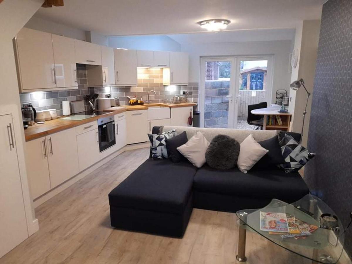 Outstanding Modern 1-Bed House In Chippenham Chippenham (Wiltshire) Exteriér fotografie