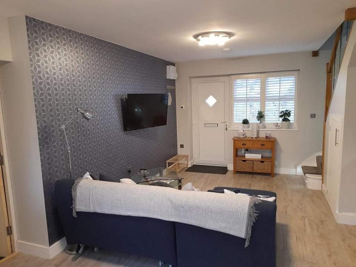 Outstanding Modern 1-Bed House In Chippenham Chippenham (Wiltshire) Exteriér fotografie