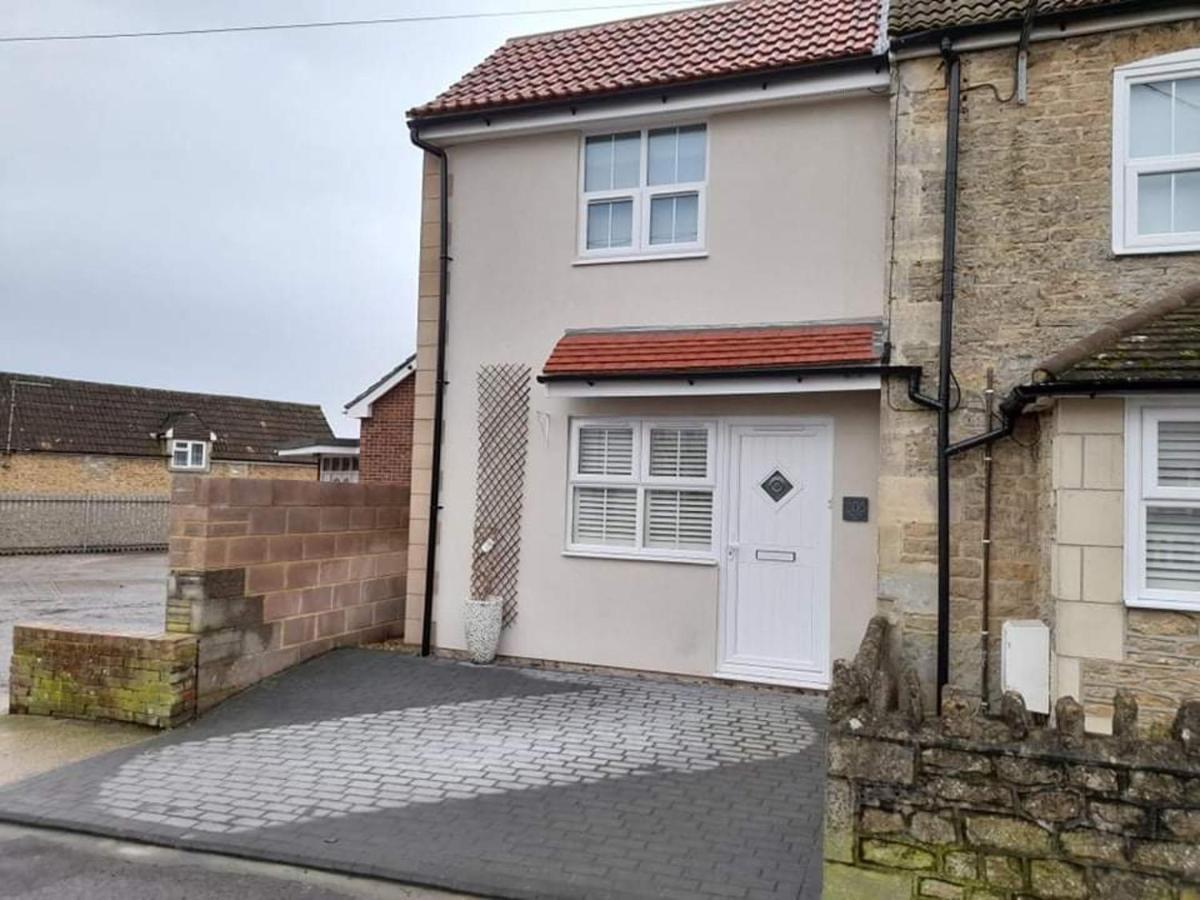 Outstanding Modern 1-Bed House In Chippenham Chippenham (Wiltshire) Exteriér fotografie