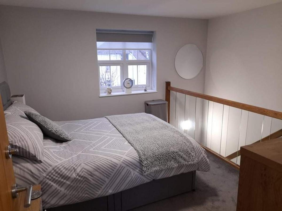 Outstanding Modern 1-Bed House In Chippenham Chippenham (Wiltshire) Exteriér fotografie